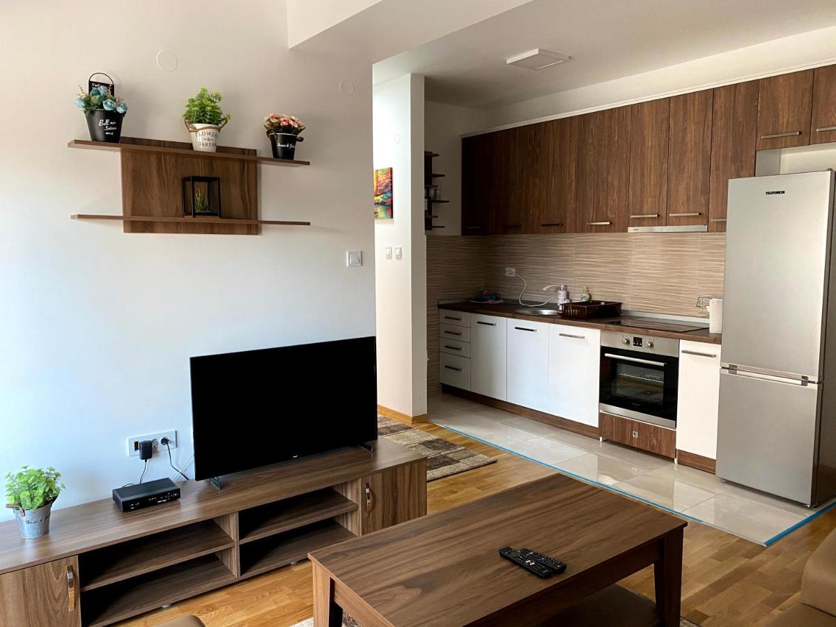 Skopje Brand New Apartment Luaran gambar